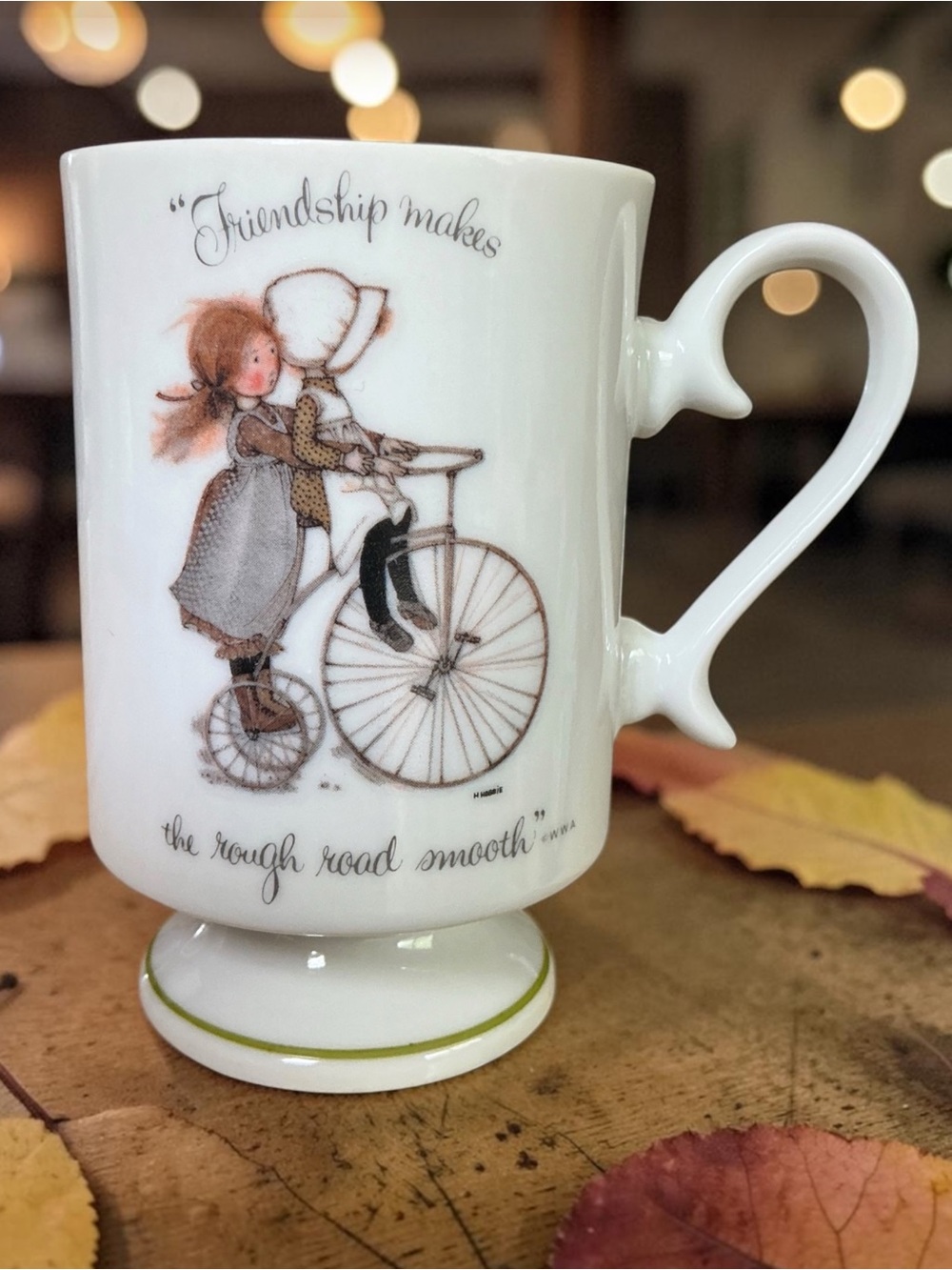 Friendship Illustration Pedestal Mug - White with Green Trim